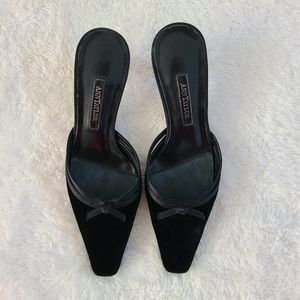 Ann Taylor Black Suede Heel Size 5